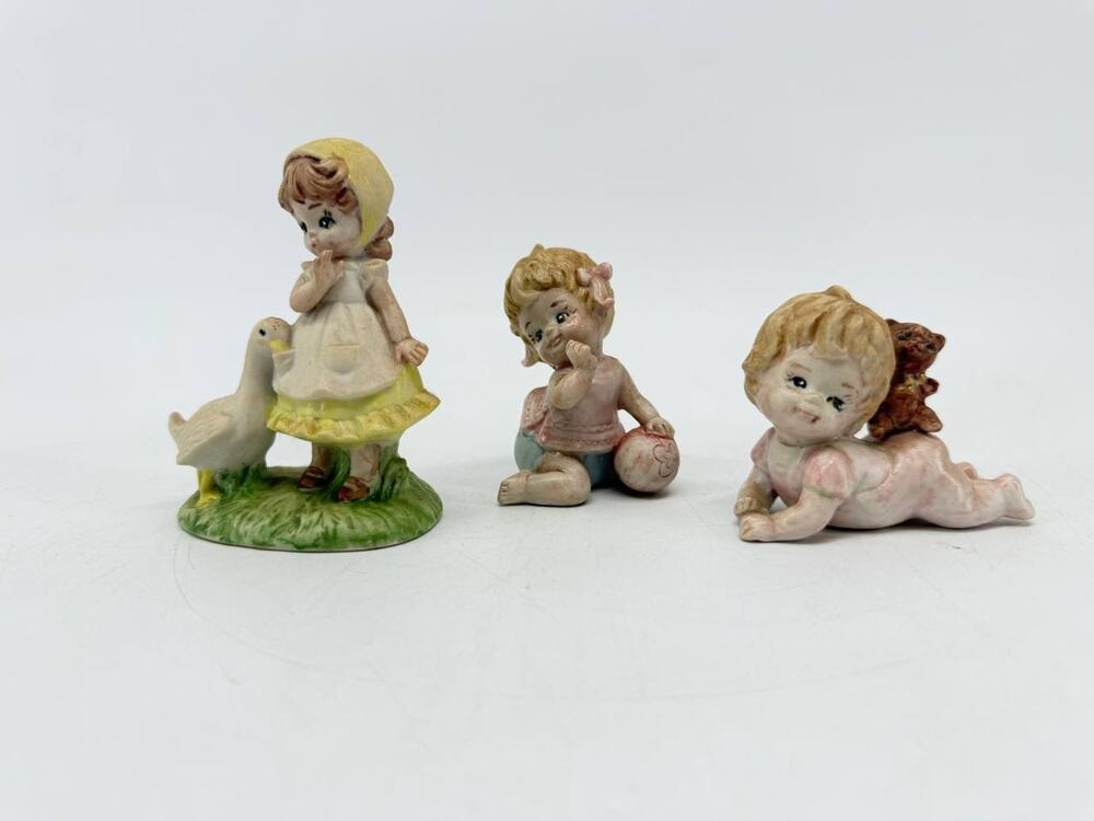 Unbranded Vintage 1985 Ceramic Children Animal Figurines E.S. Signed